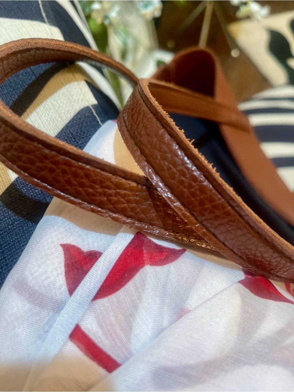 Vince Camuto All  Leather Tote Bag - Picture 6 of 11